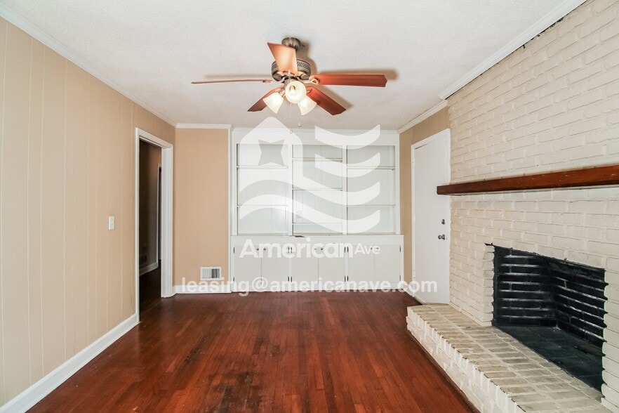 Building Photo - 2012 Woodtrail Dr