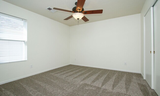 Building Photo - For Lease | 4 Bed, 2.5 Bath |2,314 Sq Ft |...