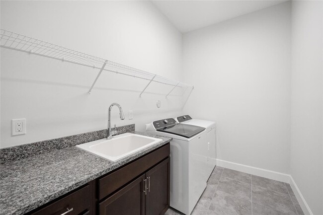 Building Photo - 5164 Liberty Ln