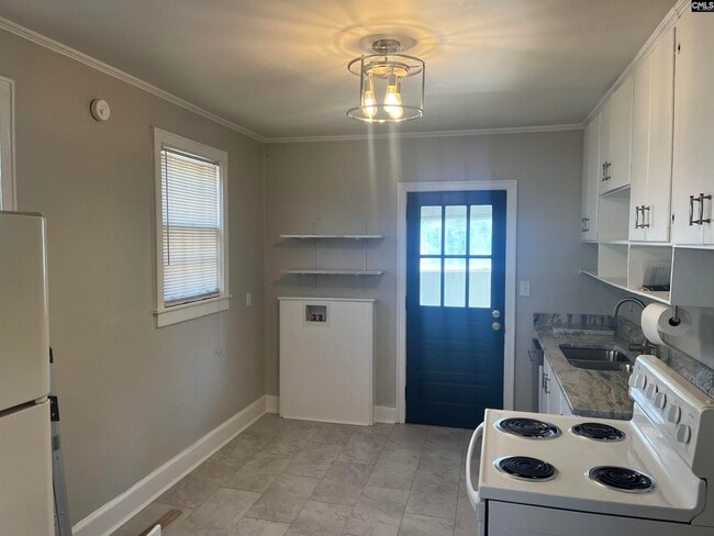 Building Photo - 704 S Bonham Rd