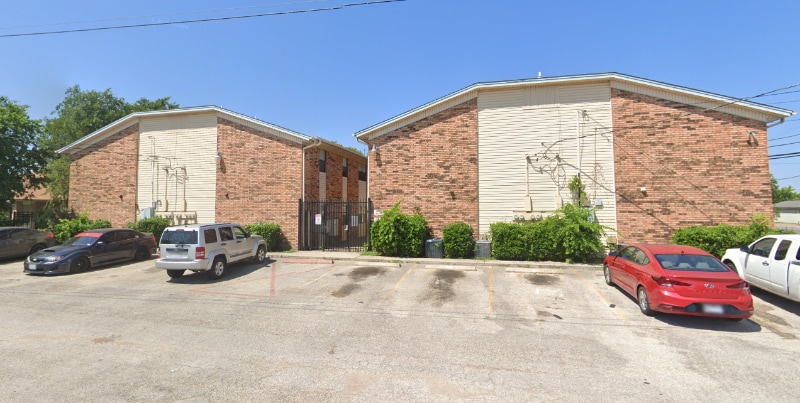 Building Photo - 102 E Truman Ave