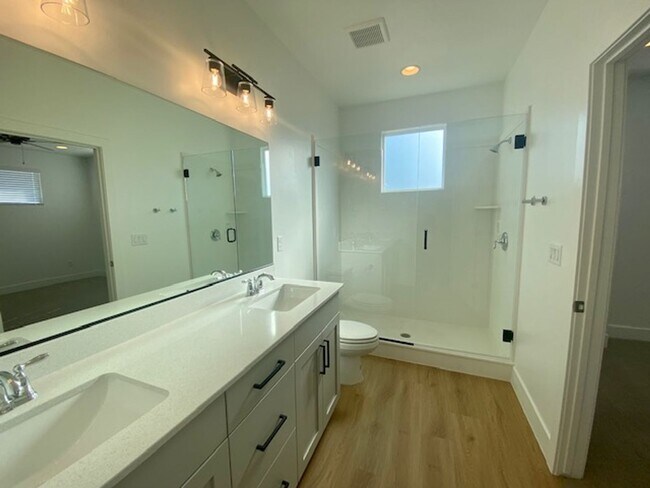 Building Photo - 2664 E Gray Birch Dr