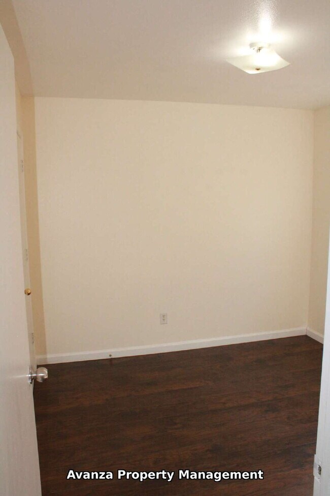 Building Photo - Home for Rent 3 Bed/2 Bath - 1,346 Sq Ft. Rent: $2,095/month Deposit: $2,195