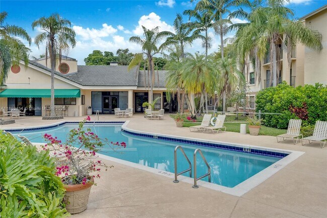 Building Photo - 9999 Summerbreeze Dr