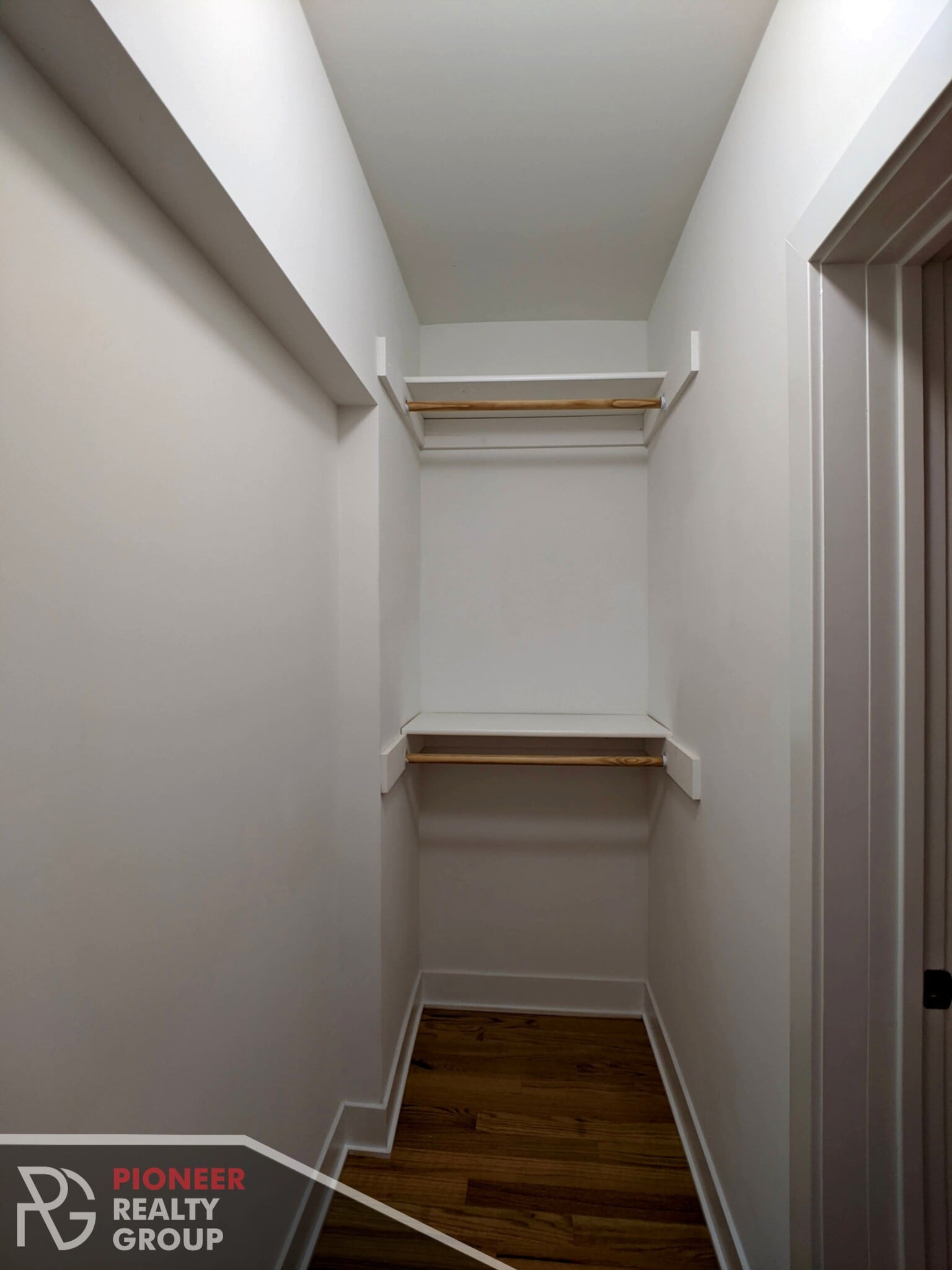 Building Photo - 4409 N Wolcott Ave