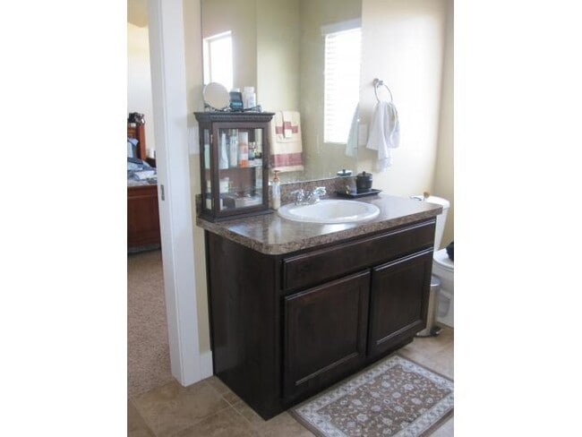 Building Photo - Beautiful Layton Townhome for Rent