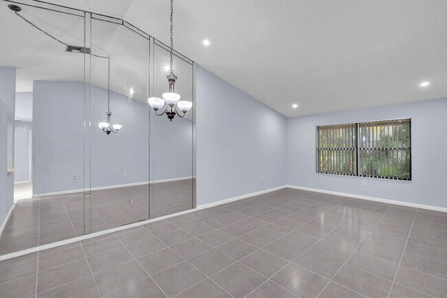 Building Photo - 12970 Dartford Trail