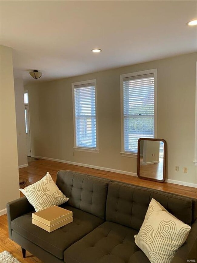 Building Photo - 816 Ann Ave