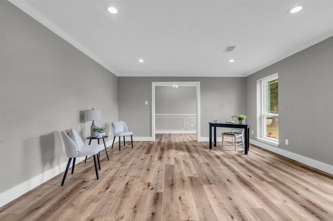 Building Photo - 3518 Shore Shadows Dr