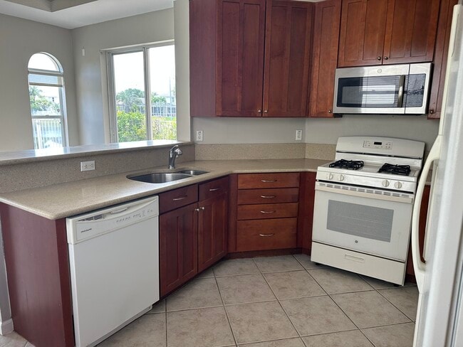 Building Photo - 127 Lancaster Way