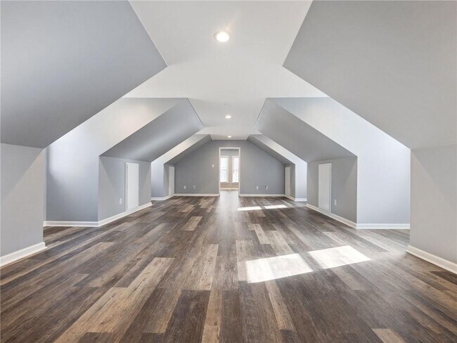 Building Photo - 3965 Hamilton View Way NE