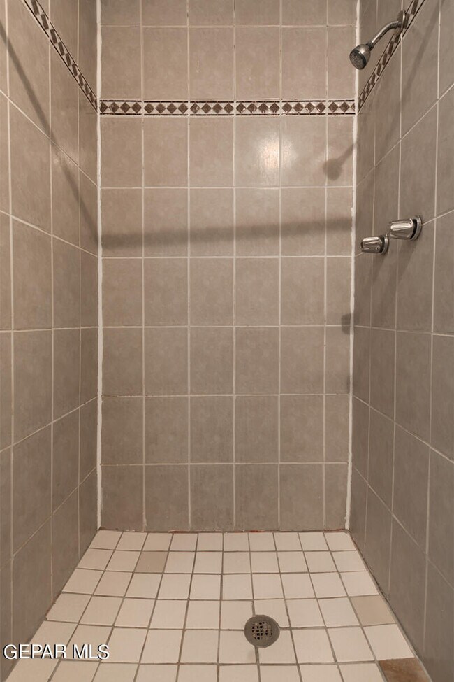 Building Photo - 385 Mireles Ct
