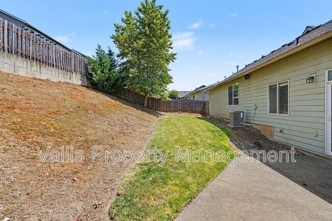 Building Photo - 2495 Benjamin Ave NW