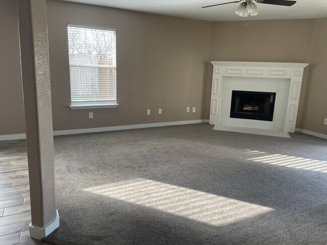 Building Photo - 3 BEDROOM PLUS OFFICE, COMMUNITY POOL, BELTON ISD