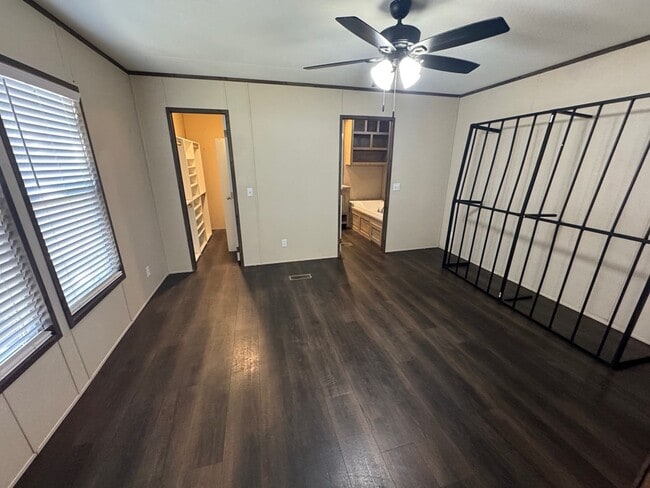 Building Photo - 7224 W 12th St