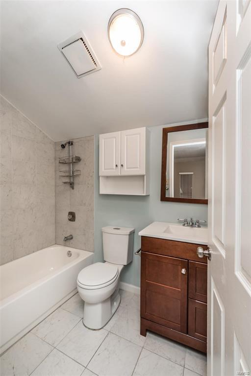 Master Bathroom Ensuite - 2350 S 10th St