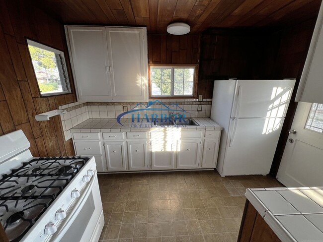 Building Photo - 2449 Seabright Ave