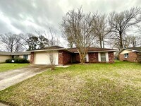 Building Photo - 3BR 2BA House in South River Oaks