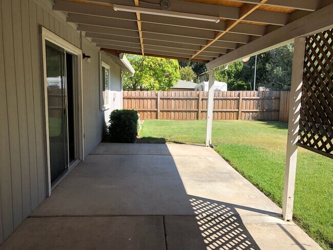 Building Photo - Upgraded Orangevale Home on Corner Lot