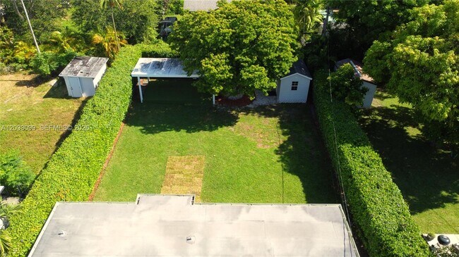 Building Photo - 6511 SW 44th St