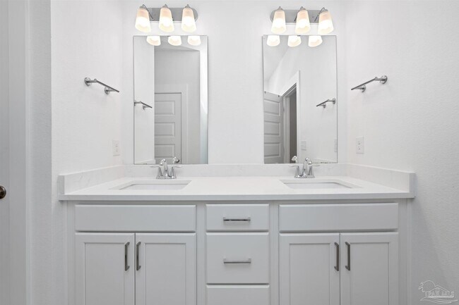 Building Photo - 6525 Paso Fino Dr