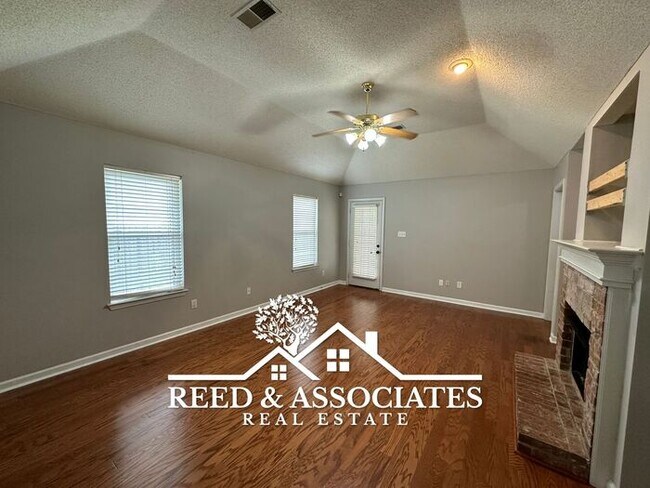 Building Photo - Cordova Home Located off of Houston Levee!