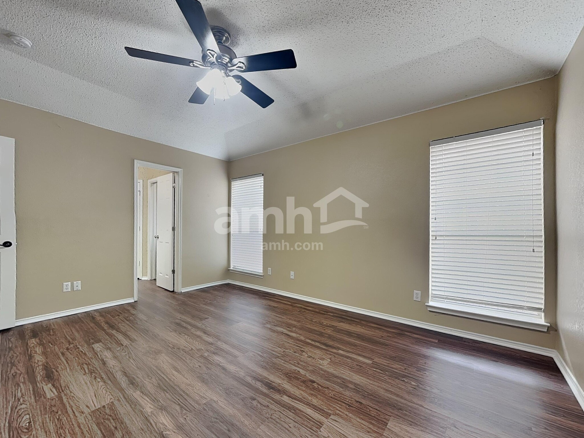 Building Photo - 7312 Glen Dr