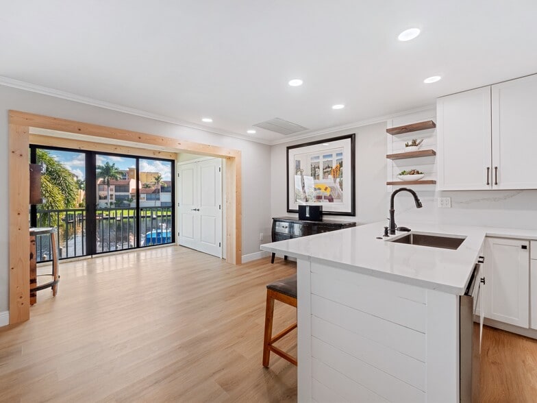 Building Photo - 4105 SE 19th Pl