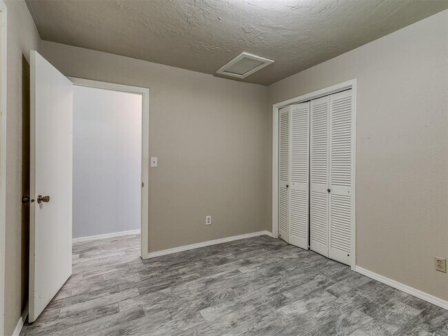 Building Photo - 3405 Woodsboro Dr