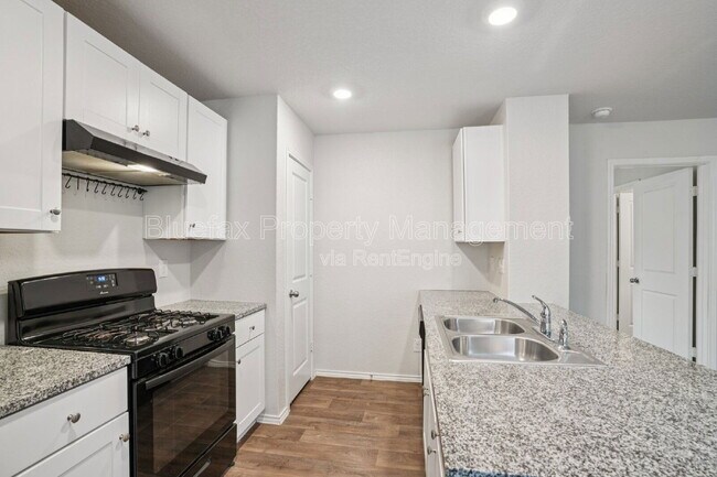 Building Photo - 3322 Stoney Knoll