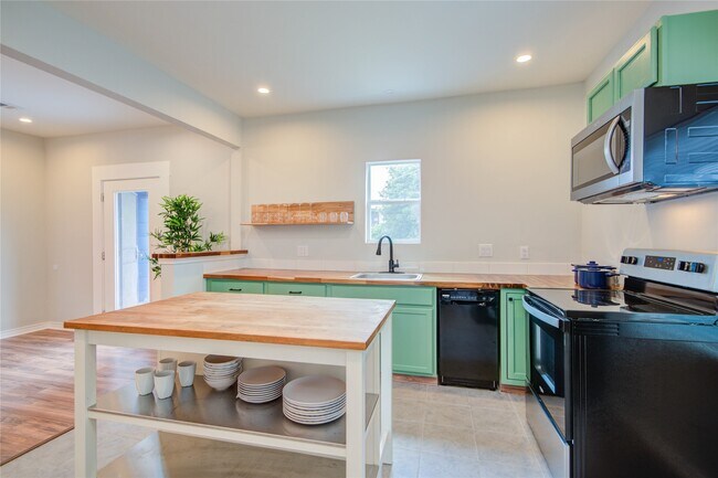 Building Photo - 2712 Link Rd