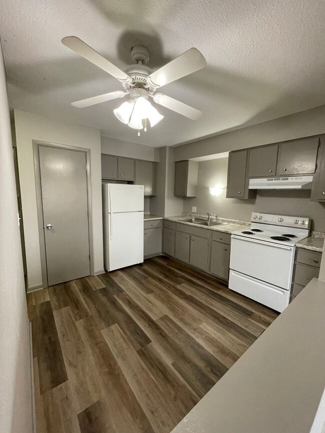 Interior Photo - 820 Lyon Street Apartments