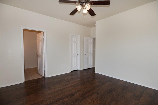 Building Photo - 333 Stella Gold Street