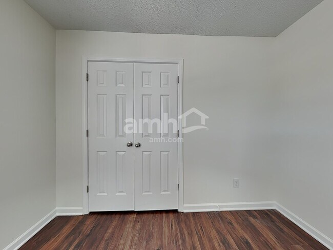 Building Photo - 5318 Ian Dr