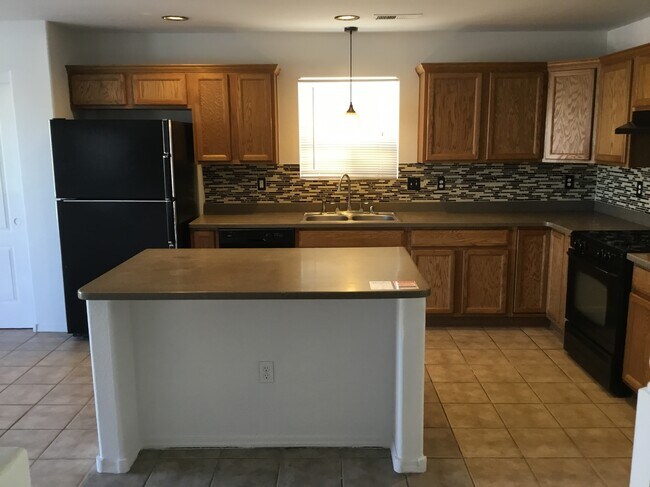 Building Photo - 3833 Oasis Springs Rd NE