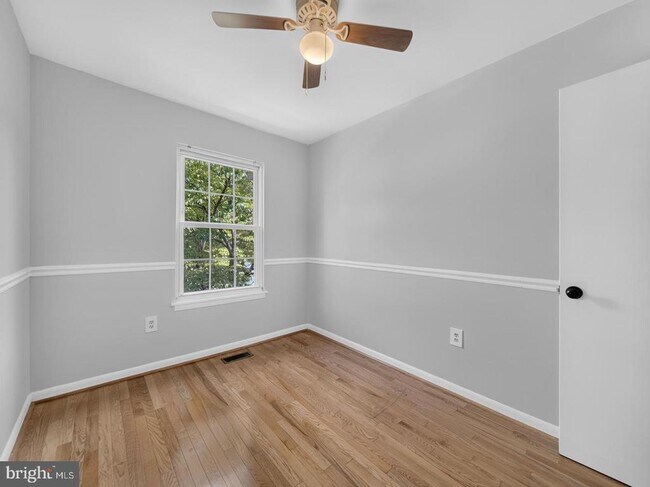 Building Photo - 15057 Cherrydale Dr