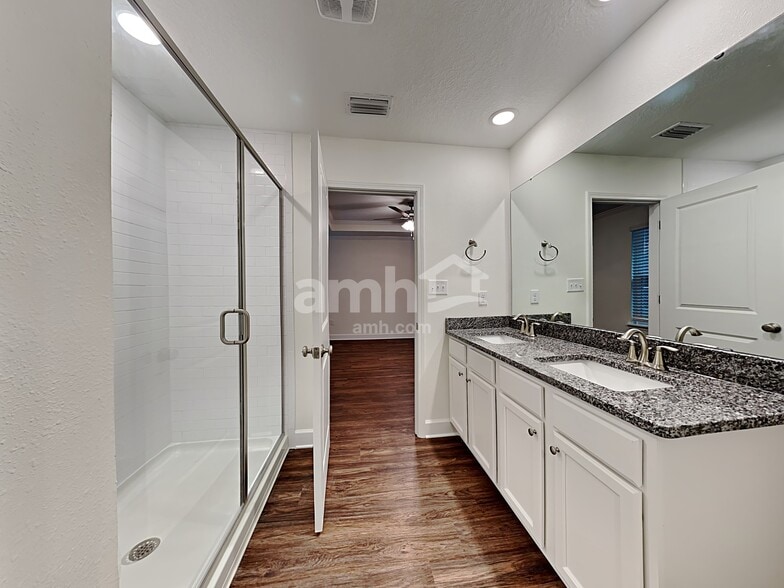 Building Photo - 13206 Jansen Ridge Way