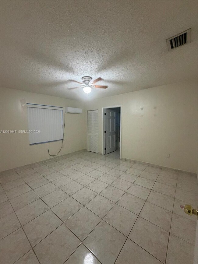Building Photo - 15431 SW 101st Ave