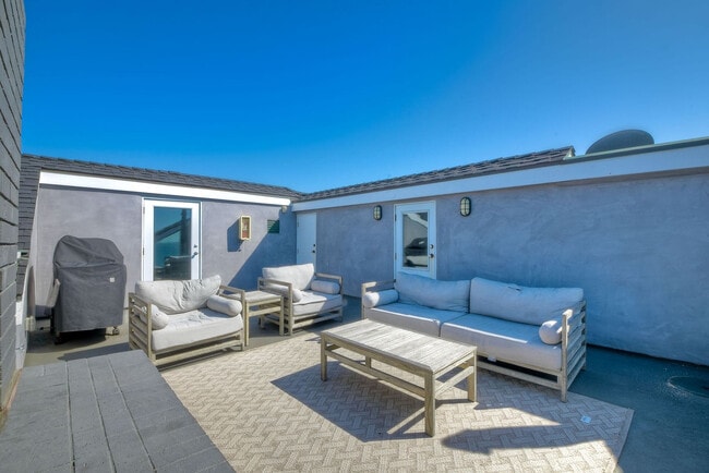 Building Photo - 3636 Carlsbad Blvd