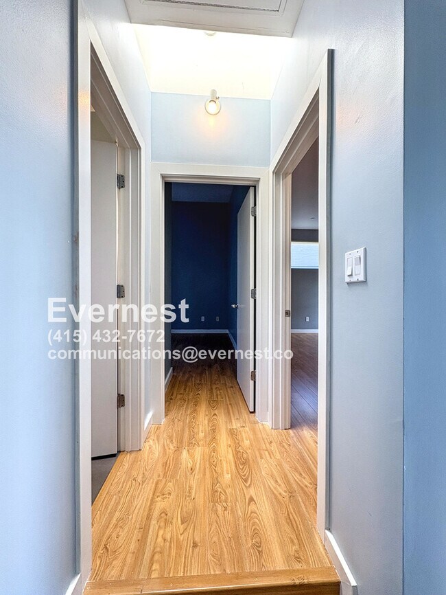 Building Photo - Beautiful 2 bed 2 bath in Oakland!