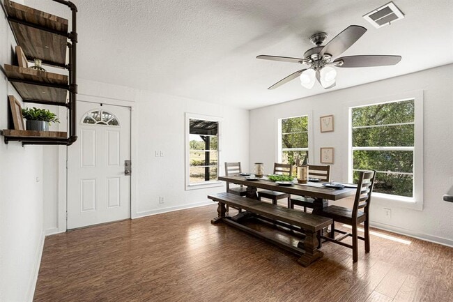 Building Photo - 2591 Spring Valley Dr