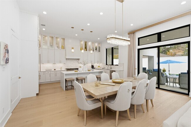 Building Photo - 13034 Memorial Dr