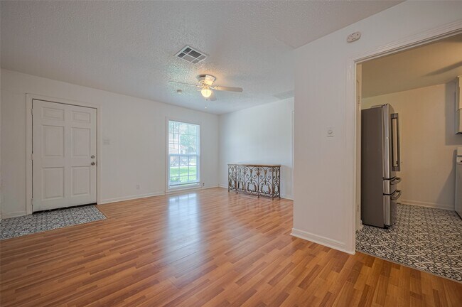 Building Photo - 5513 Fairdale Ln