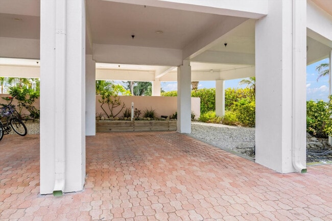 Building Photo - 3708 Gulf Dr