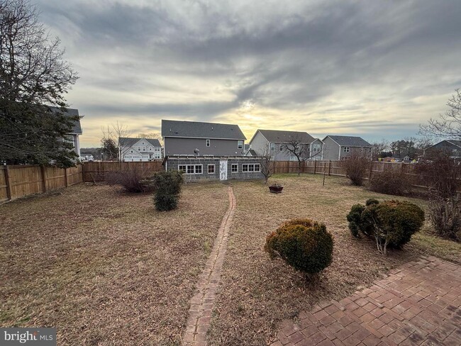 Building Photo - 11 Strawberry Ln