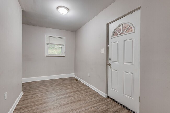 Building Photo - 20 Marne Way