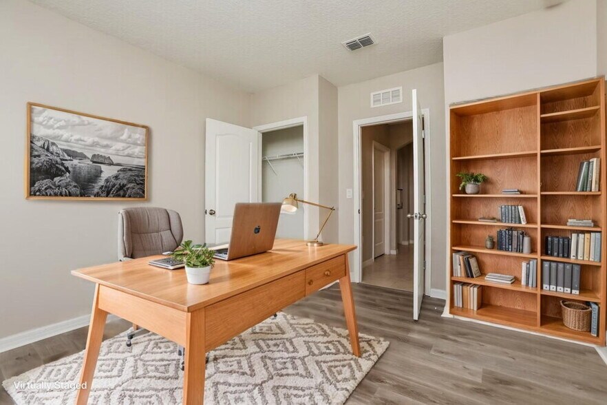 Building Photo - 5586 Western Sun Dr