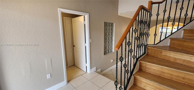 Building Photo - 3541 SW 170th Ave