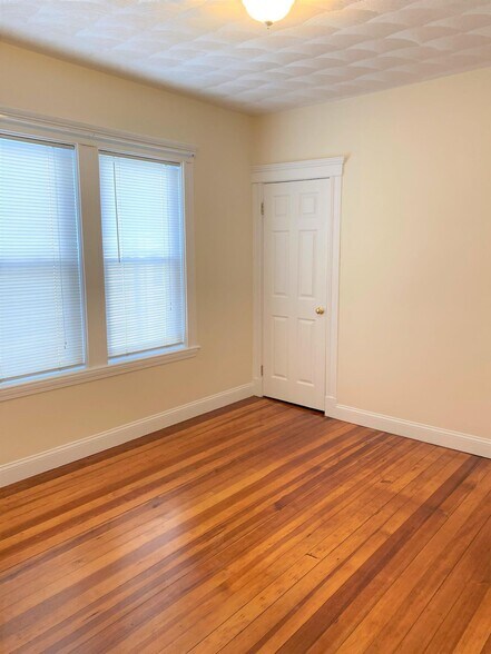 Building Photo - 188 Harvard St