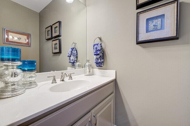 Building Photo - 4800 Mantle Dr